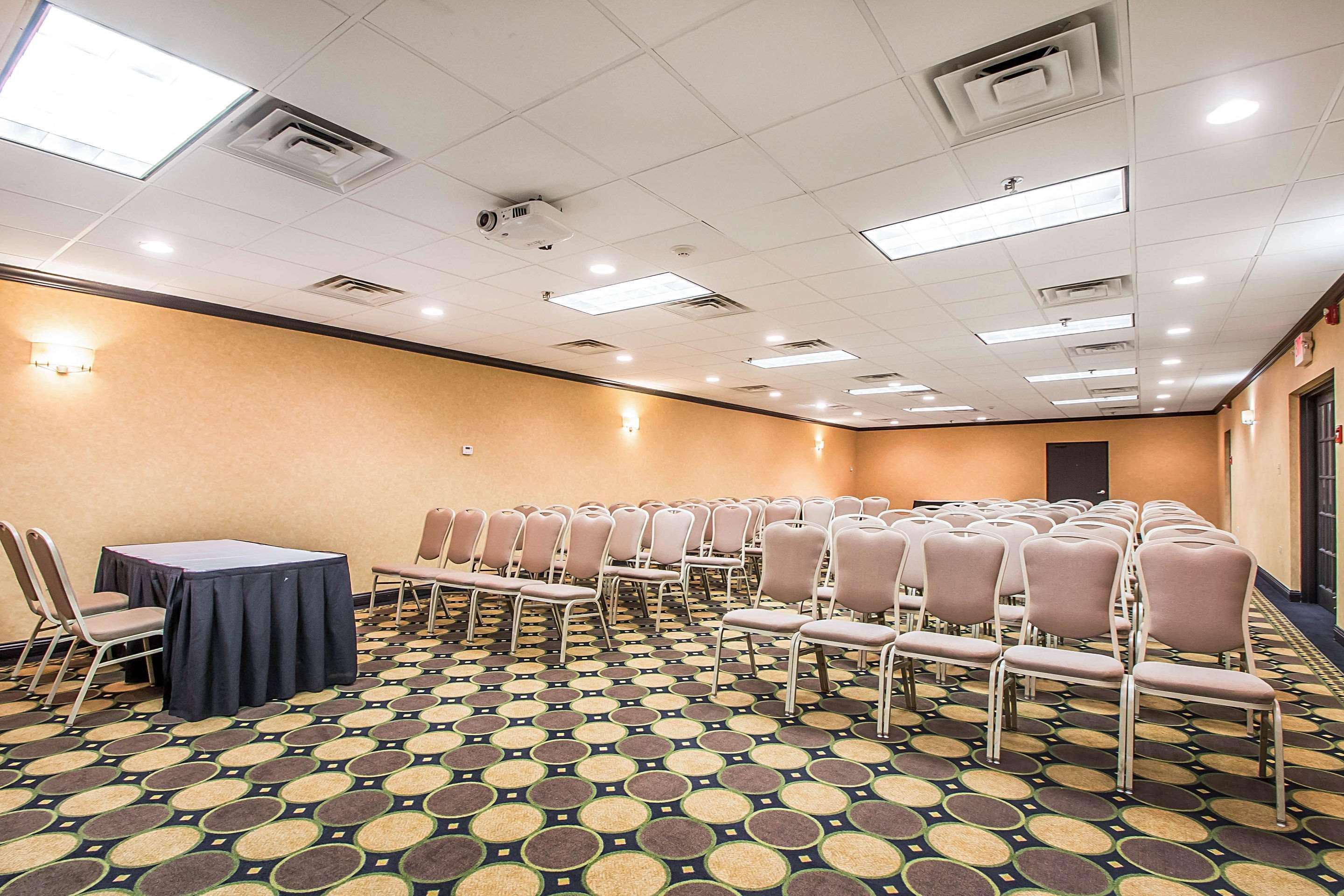 Clarion Inn Elmhurst - Oak Brook Near I-88, I-290, I-294 Luaran gambar